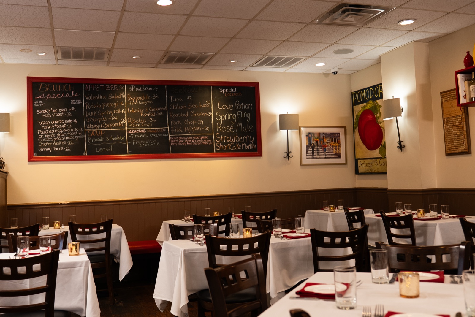 Cafe Red dining room